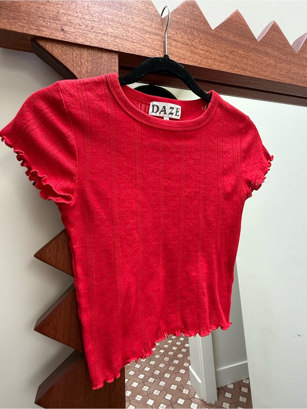 DAZE Women’s Red Ruffle-Edge Crop Top